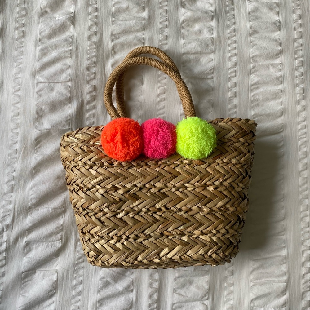 Straw beach bag